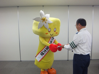 交通安全大使の委嘱を受けました