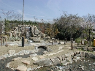 二ツ池公園(滝広場)