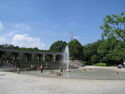 写真：大府みどり公園（じゃぶじゃぶ池）