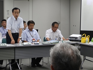 写真:発言する市長