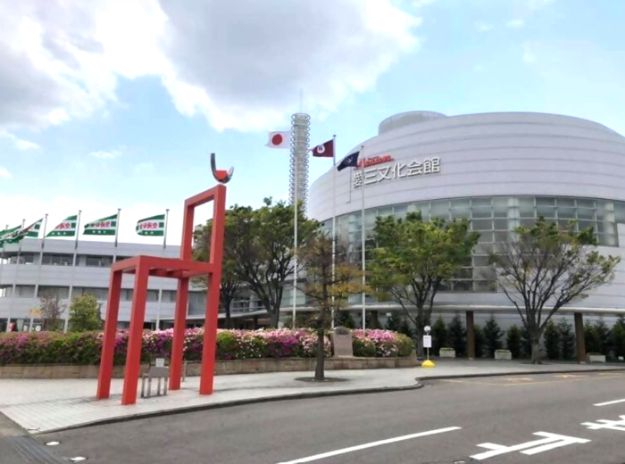 愛三文化会館の外観