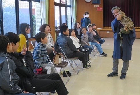 鷹のアニマルセラピー教室