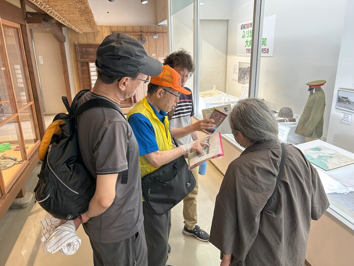 歴史民俗資料館での見学のようす