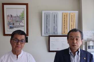 フレンズパンの社長と市長の写真