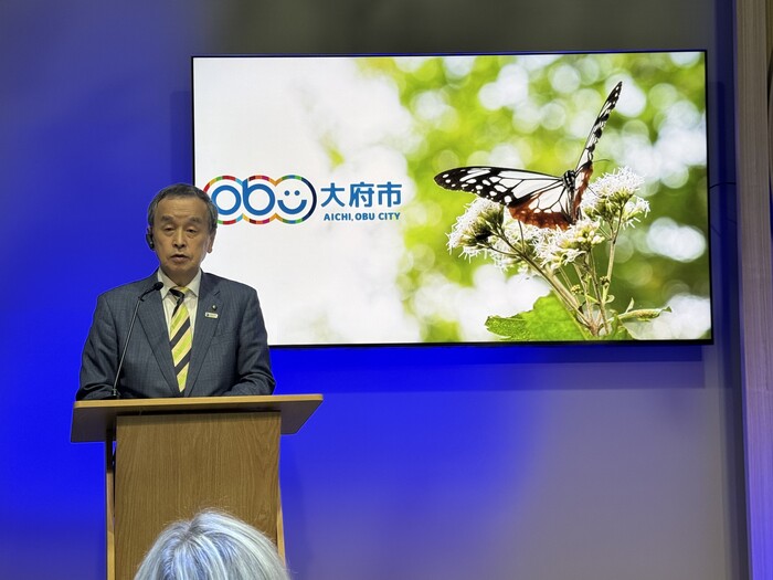 市長があいさつをする写真