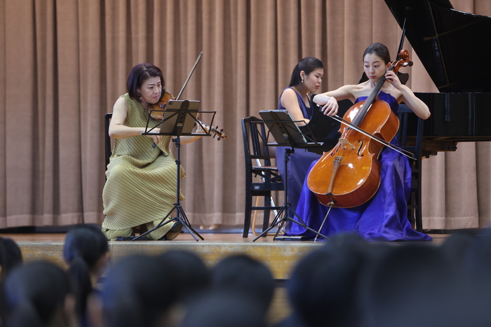 中学校訪問コンサートの画像