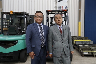 株式会社ナルキュウ中部の社長と市長の写真