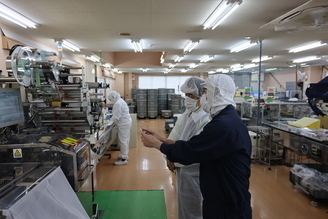 桂新堂株式会社での様子